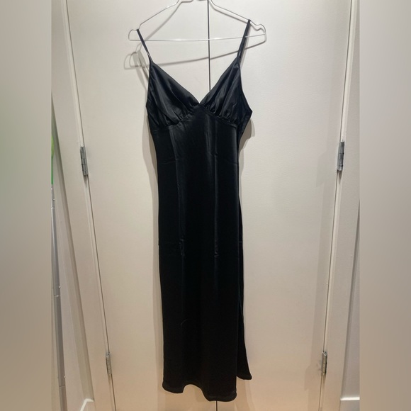 Abercrombie & Fitch Ruched Satin Slip Midi Dress - Picture 3 of 6